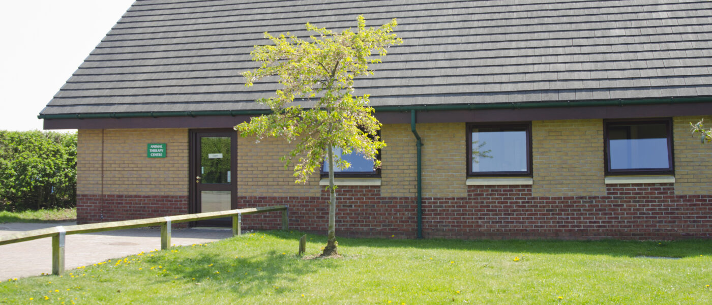 P5370 Exterior of Animal Therapy Centre 01