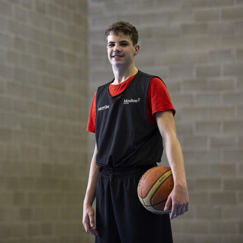 Nikolaj - Basketball student